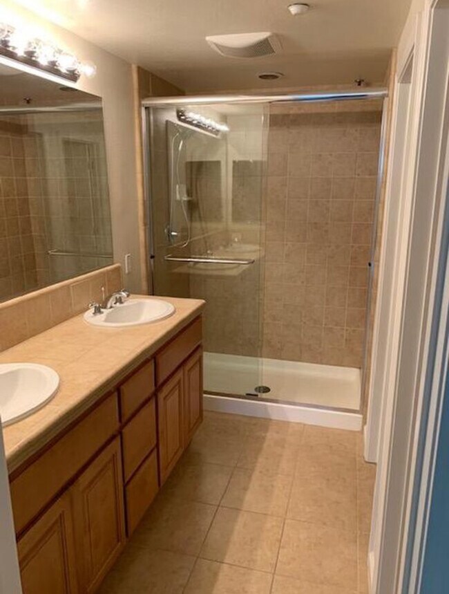 Building Photo - 3360 Maguire Way