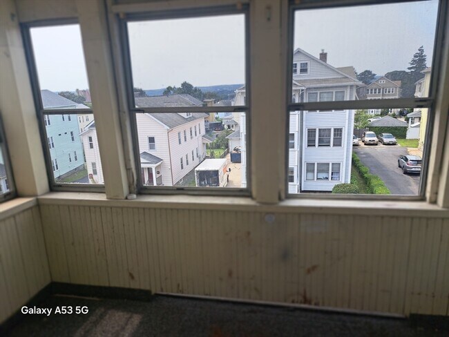 Building Photo - 171 Vernon St