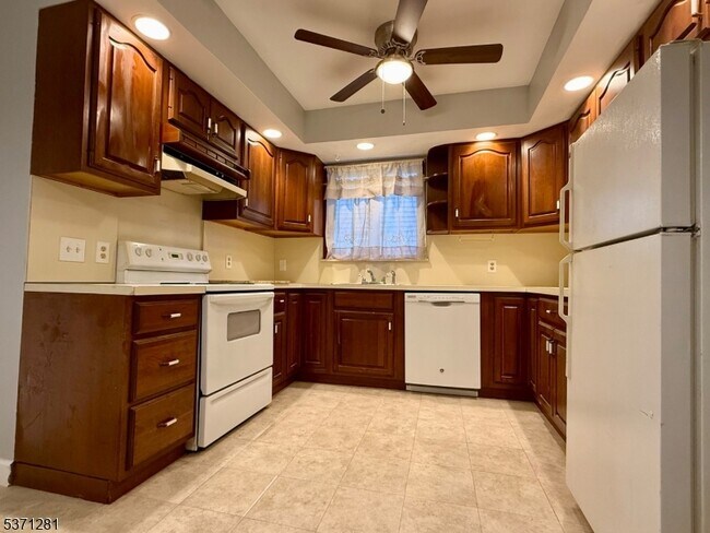 Building Photo - 46 Riggs Pl