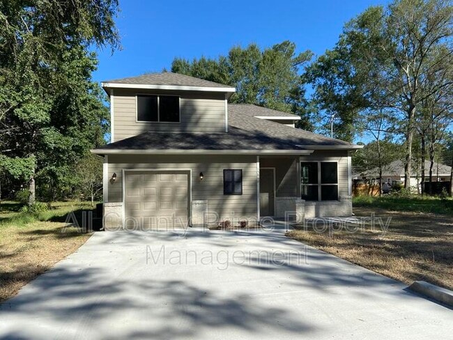 Building Photo - 15860 Pecan Dr