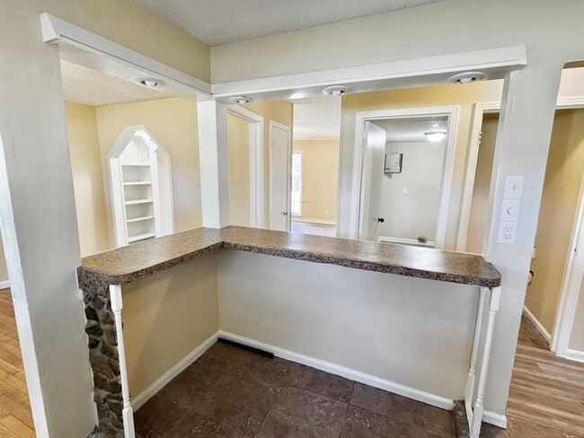 Building Photo - 5502 Santa Monica St