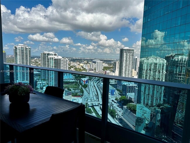 Building Photo - 200 Biscayne Blvd Way