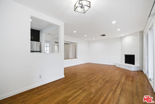 Building Photo - 12811 Cumpston St