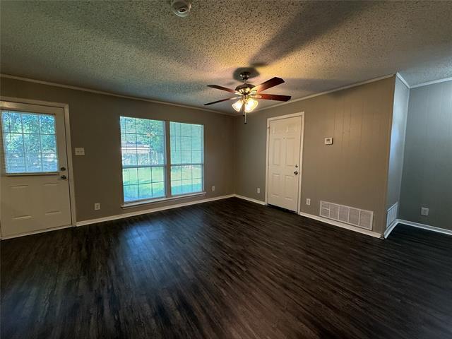 Building Photo - 303 Ridgefield Cir