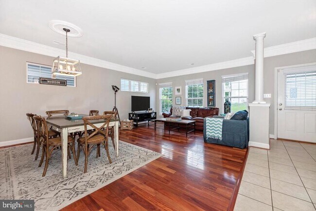 Building Photo - 10202 Woodthrush Dr
