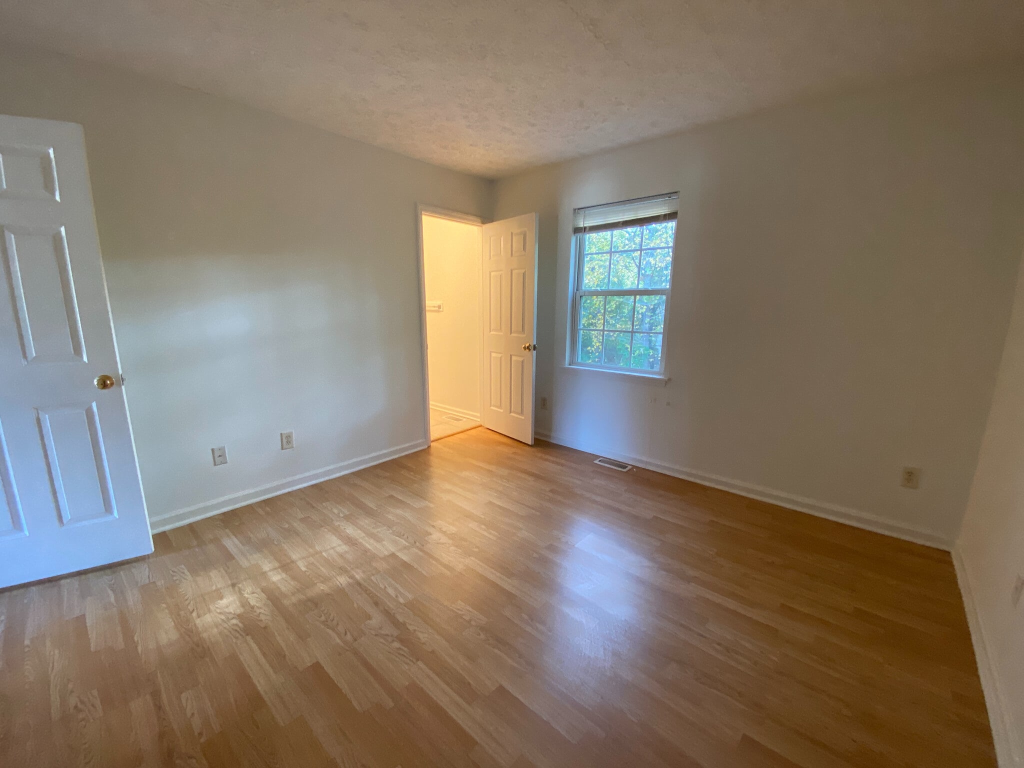 Building Photo - Room in House on Renyard Ct