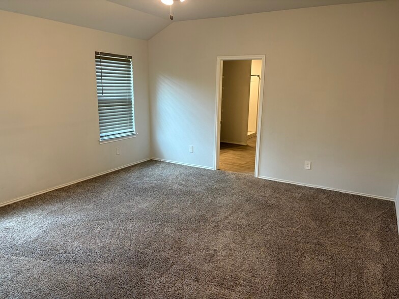 Building Photo - 103 Pecos Dr