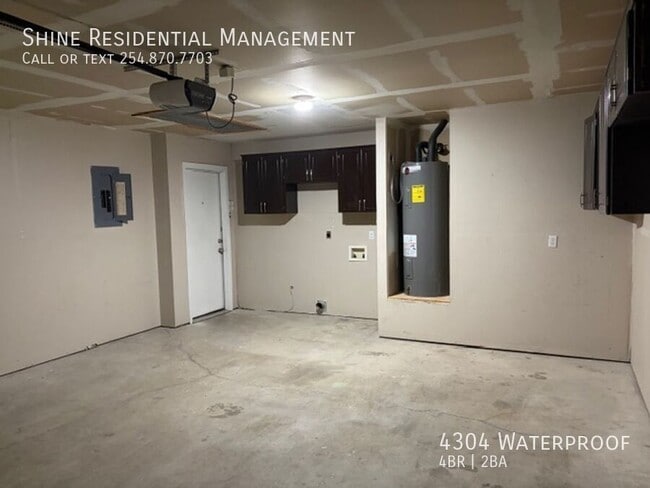 Building Photo - 4304 Waterproof-