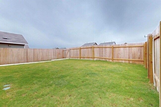 Building Photo - 178 Sormonne Lp