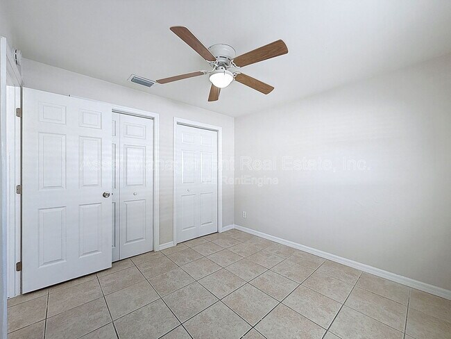 Building Photo - 470 93rd Ave N