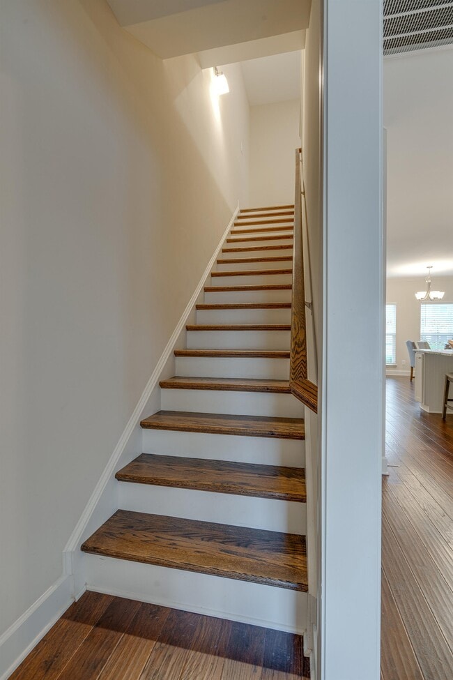 Building Photo - 253 Mary Ann Cir