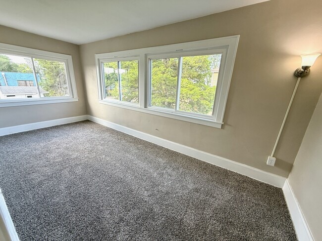 Building Photo - 1112 Girard Ave