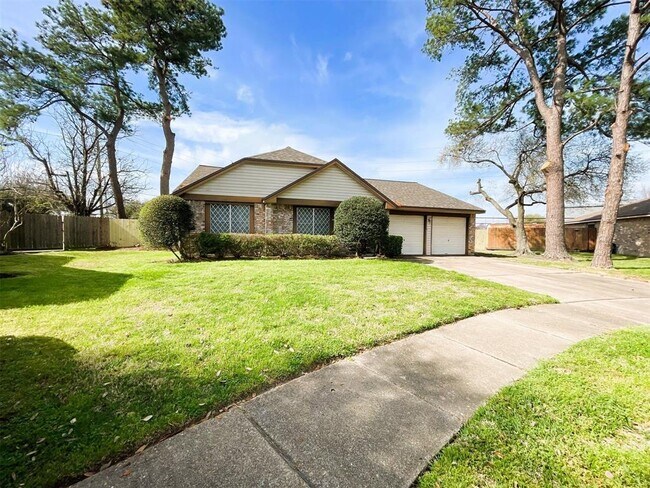 Building Photo - 19939 Edensborough Dr