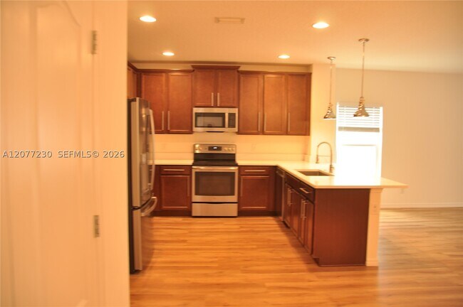 Building Photo - 9809 Late 9809