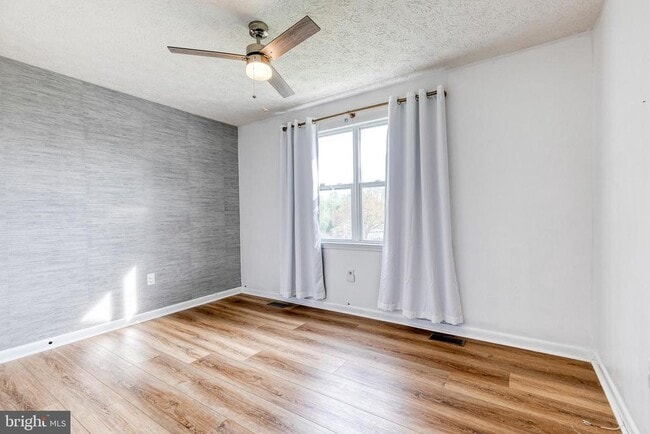 Building Photo - 1577 Loring Ct