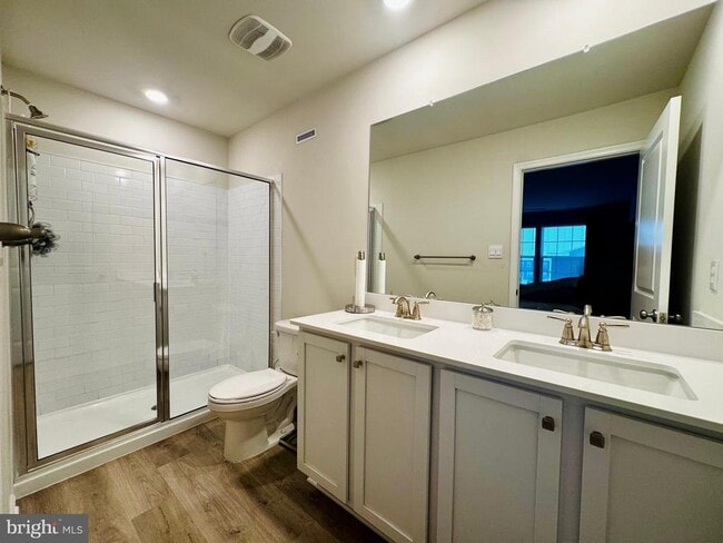 Building Photo - 33 Alexander Wy