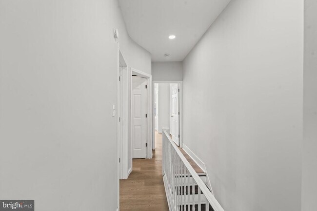 Building Photo - 2423 N Myrtlewood St
