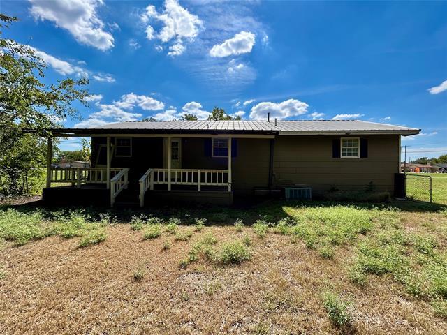 Building Photo - 206 W King St