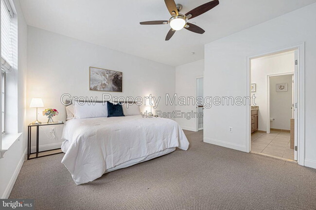 Building Photo - 202 Captains Way