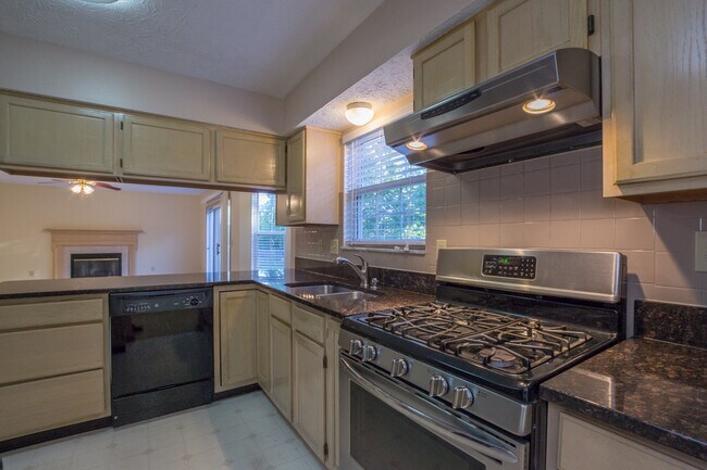 Building Photo - 6657 Delburn Ct
