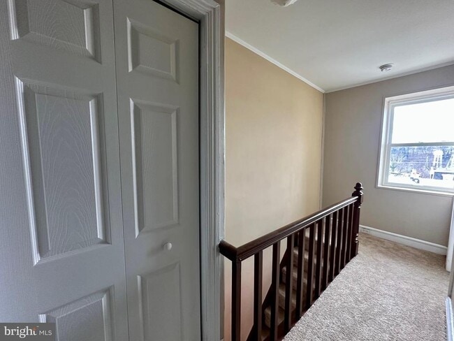 Building Photo - 3922 Manor St