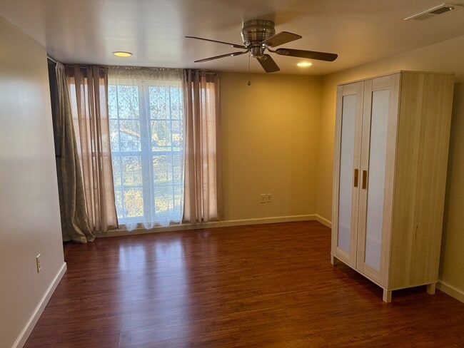 Building Photo - 3515 Mint Rd