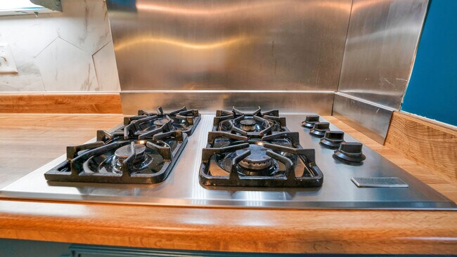 Building Photo - 2134 Bandera Rd