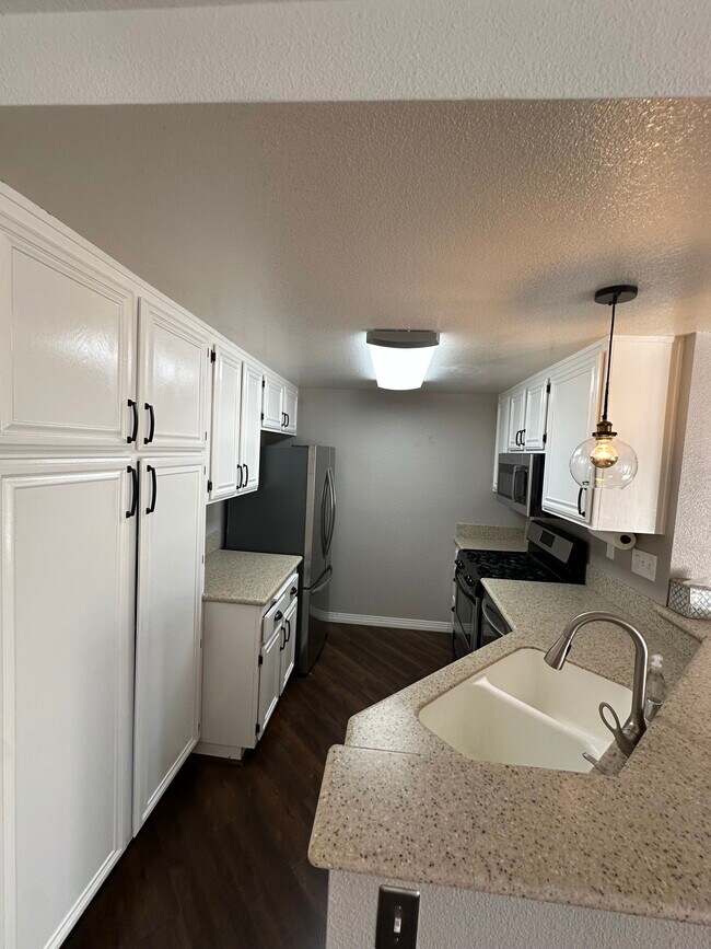 Primary Photo - 11345 Affinity Ct
