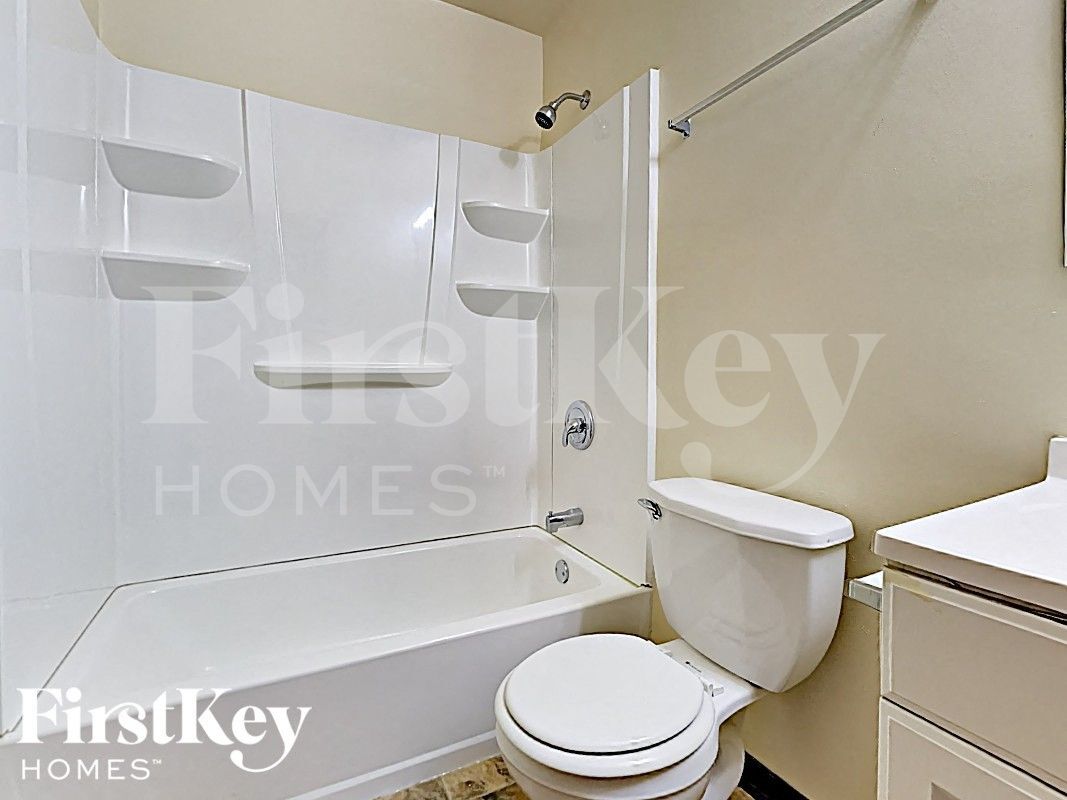 Building Photo - 6048 White Birch Ln