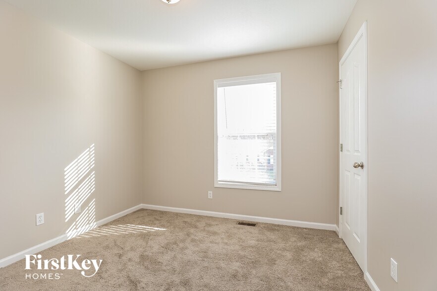 Building Photo - 2558 Centerstone Cir