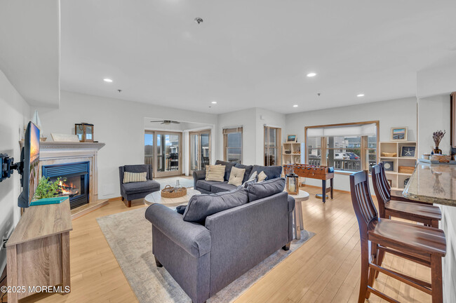 Building Photo - 15 E Tuna Way