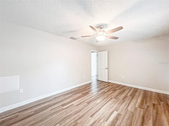 Building Photo - 2926 Forestgreen Dr S