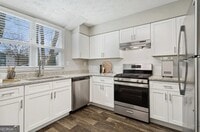 Building Photo - 7600 Roswell Rd