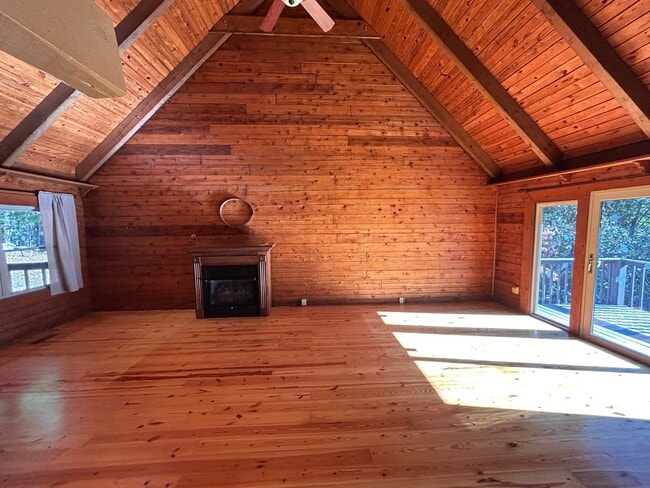 Building Photo - SECLUDED CABIN SANCTUARY!