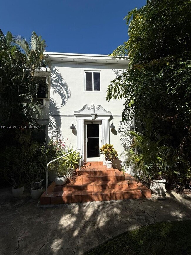 Building Photo - 10074 E Bay Harbor Dr