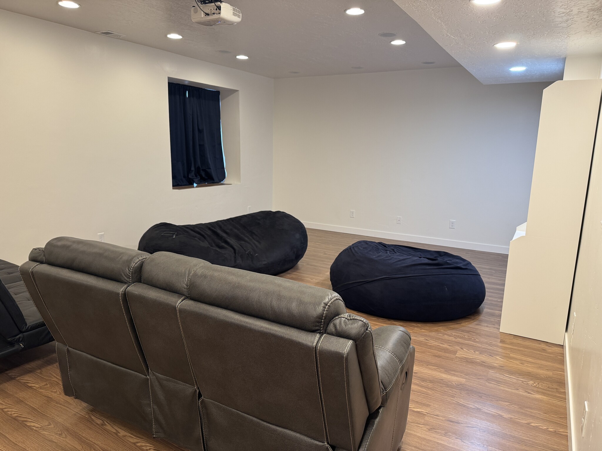 Building Photo - 1538 W 990 S