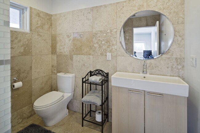 Building Photo - 135 Muzzy Rd