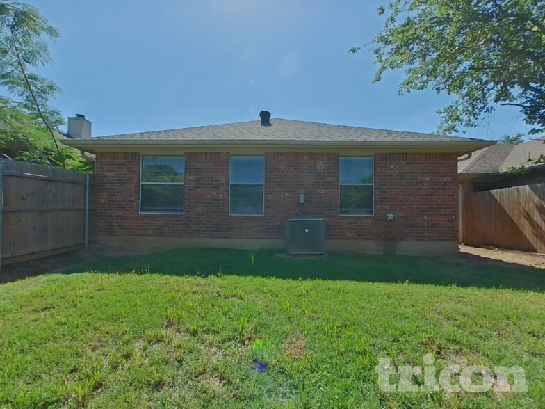 Building Photo - 700 Stribling Cir