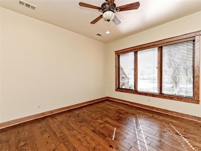 Building Photo - 26505 Masters Pkwy