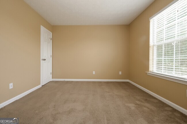 Building Photo - 1488 Buckingham Pl