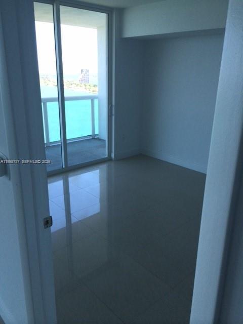 Building Photo - 1800 N Bayshore Dr