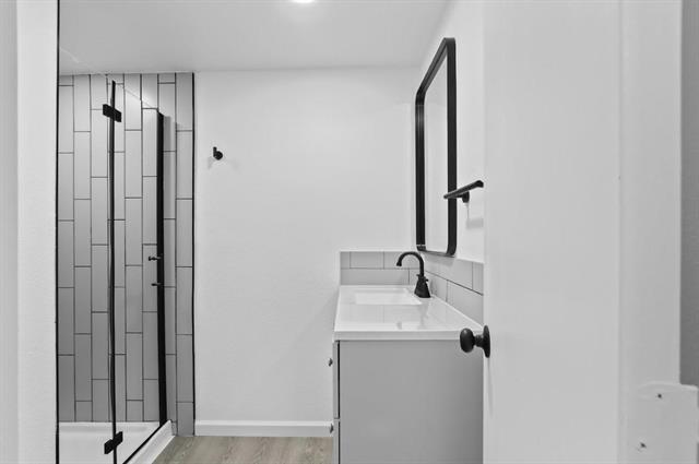 Building Photo - 10158 Twin Creeks Cir