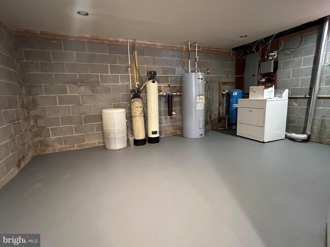 Building Photo - 7510 Sanner Rd