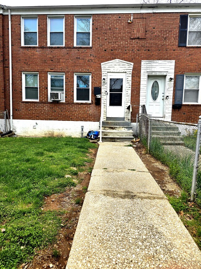 Building Photo - 4020 Edgewood Rd