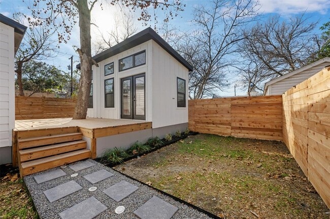 Building Photo - 1403 Palo Duro Rd