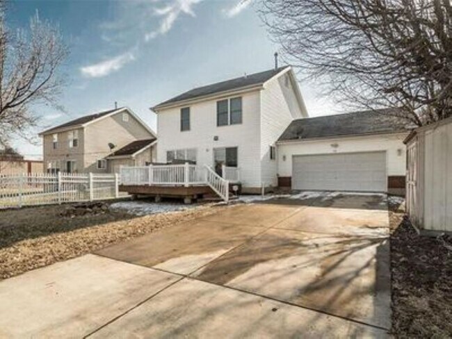 Building Photo - 3125 Hickory St