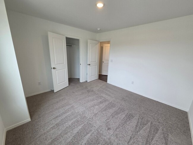 Building Photo - 1088 RAVEN WALK Dr