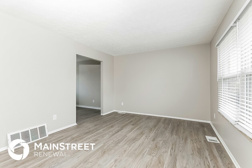 Building Photo - 2535 Stonington Ave