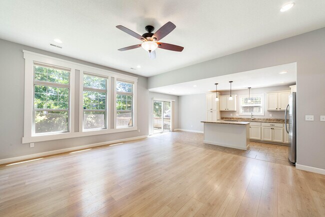 Building Photo - 7416 Rosedown Dr