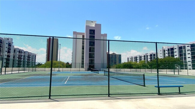 Building Photo - 16909 N Bay Rd